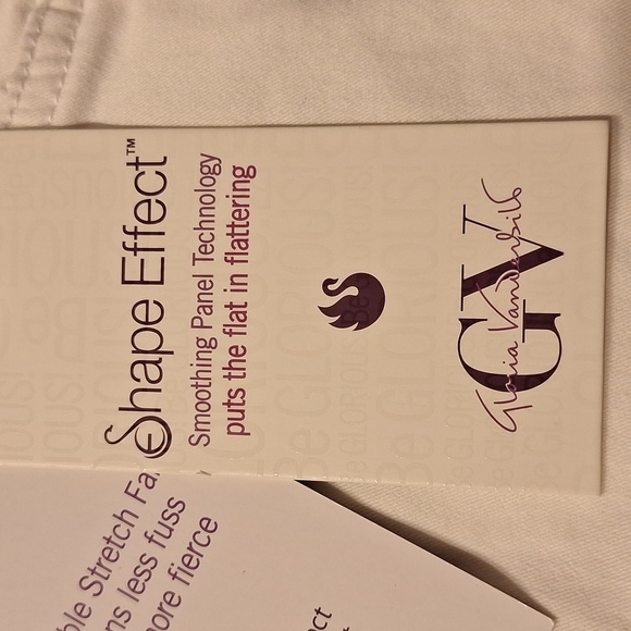 q Gloria Vanderbilt Solid White Stretch Shape Effect Capris Size 12 - Picture 7 of 10